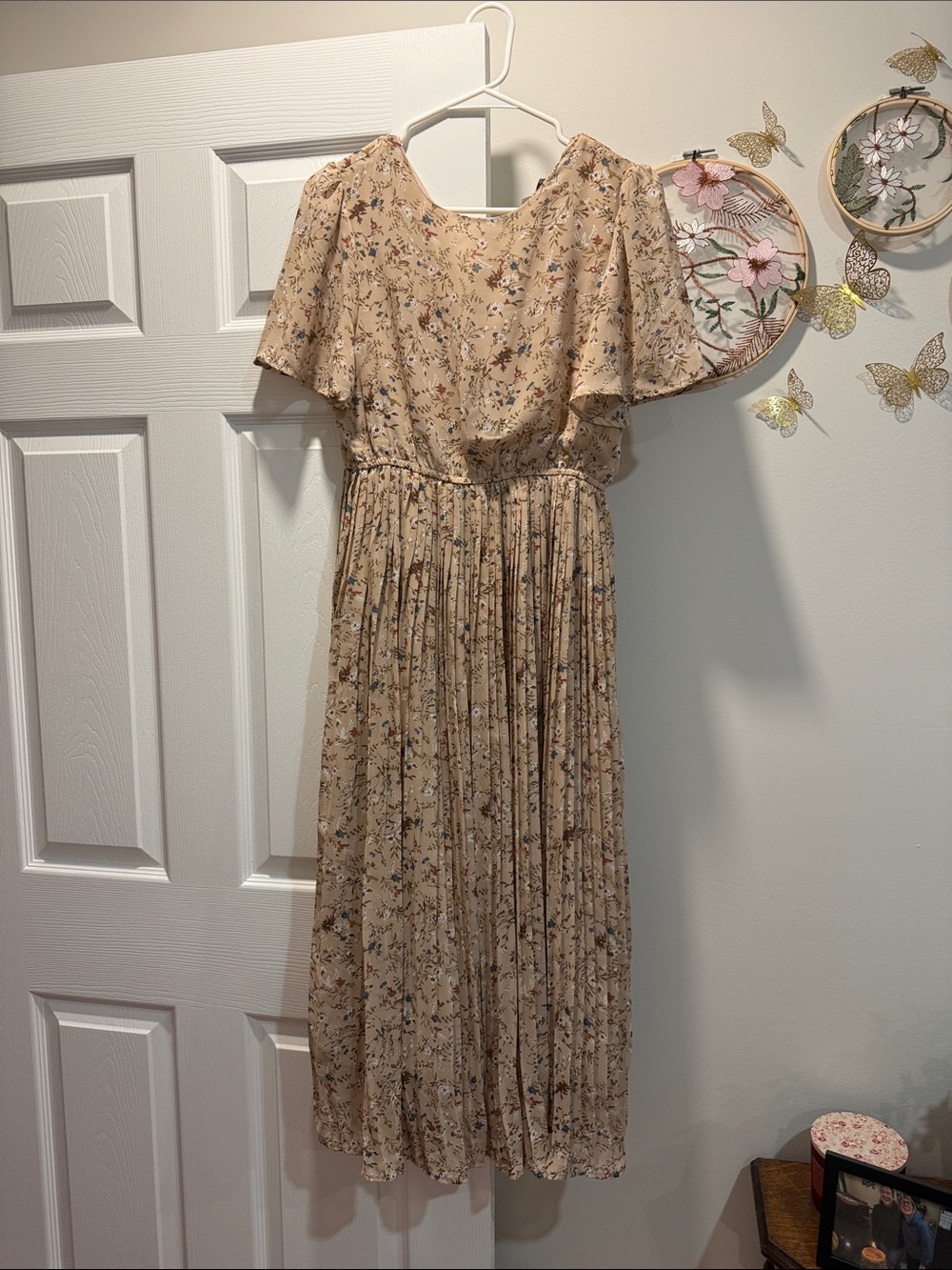 Maternity Beige Floral Pleated Midi Dress - Casual Feminine Style
